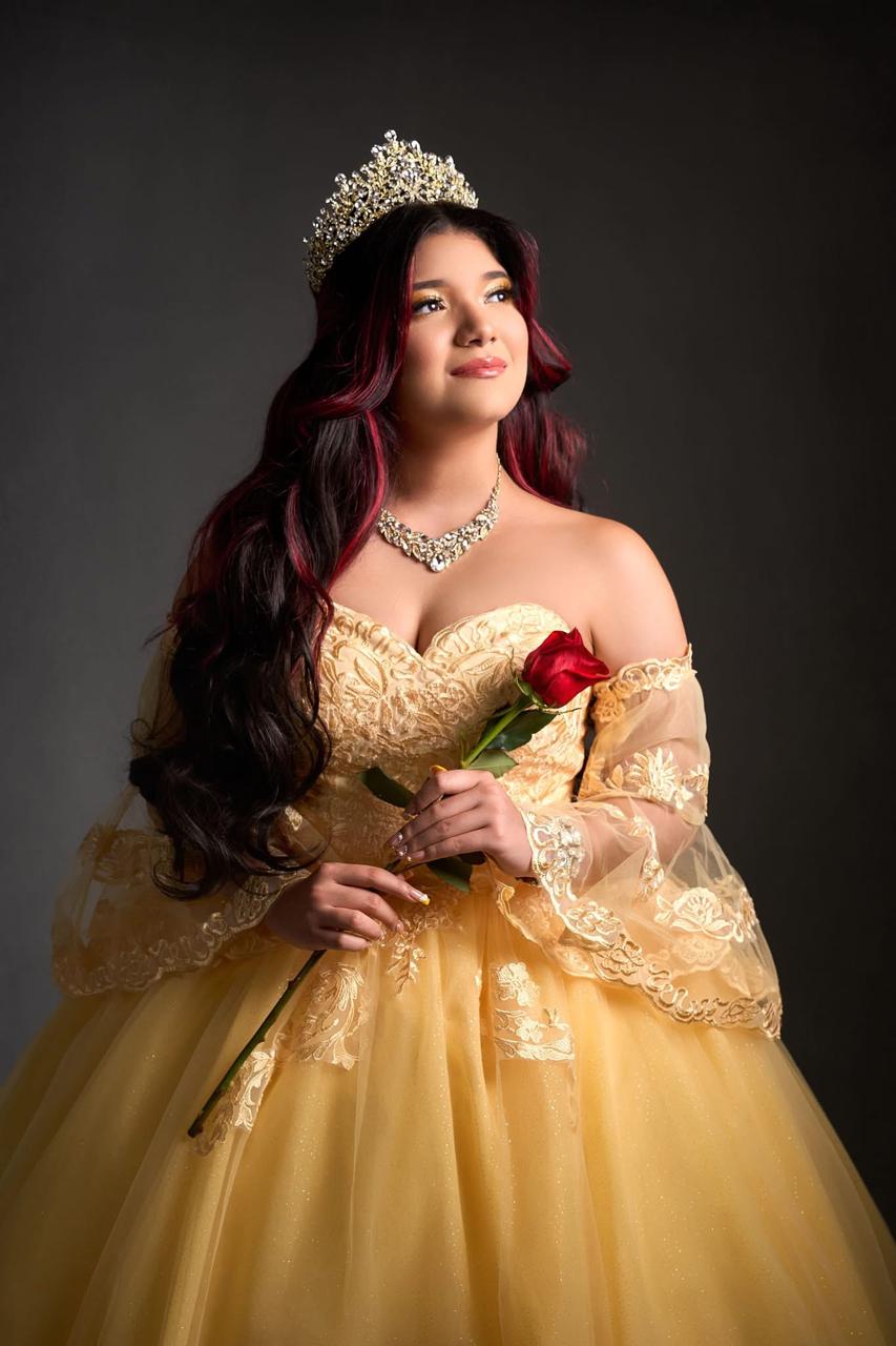 Creative quinceañera portraits Houston